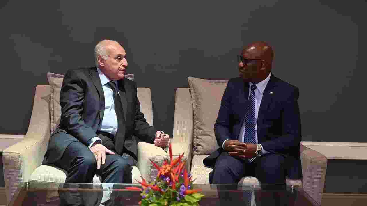 Minister ATTAF holds talks with his counterpart from the Republic of Equatorial Guinea