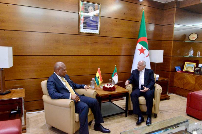 M. Attaf s'entretient avec son homologue ghanéen