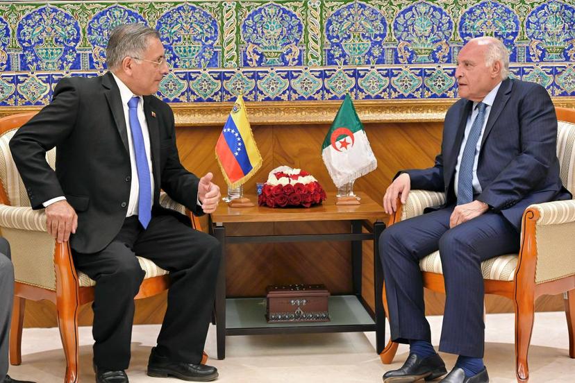 Mr.Attaf receives the Venezuelan ambassador