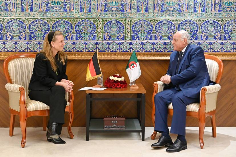 Le ministre d'État Attaf reçoit la vice-ministre des affaires étrangères de la République fédérale d'Allemagne