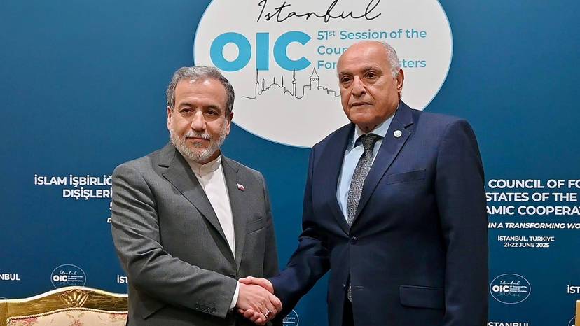 M. Attaf tient une réunion bilatérale avec son homologue iranien