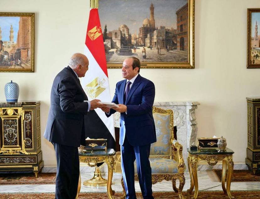 M. Attaf reçu par le Président de la République arabe d'Égypte