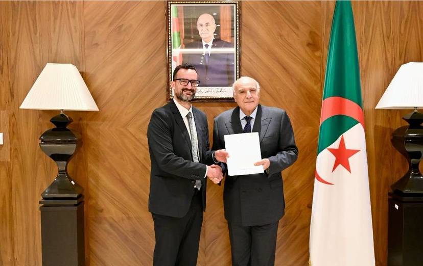 السيد عطاف يستقبل السفير الجديد لجمهورية مالطا لدى الجزائر